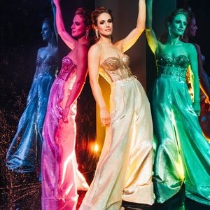 Meet your Posher, Teal Wicks.